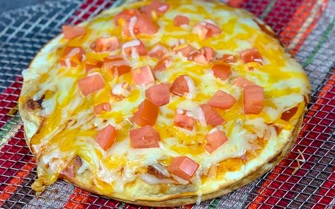 This Mexican pizza recipe is a great recipe to make in an air fryer or traditionally. My recipe was inspired by the taco bell Mexican pizza. #mexicanfoodrecipes #mexican #mexicanfood #recipes #pizza #tacos #tacotuesday Tortillas Pizza, Pizza In The Air Fryer, Crunchwrap Recipe, Mexican Pizza Recipe, Pizza Tacos, Taco Bell Mexican Pizza, Chicken Nachos Recipe, Recipe Copycat, Beef Enchilada