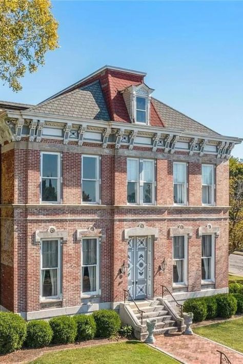 1880 Italianate For Sale In Belleville Illinois Boston Brownstone, Italianate House, Belleville Illinois, Interior Front Door, Captivating Houses, Old Victorian Homes, Art Studio Room, Interior Shutters, Old Houses For Sale