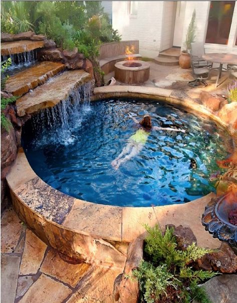 40 Dreamy Decoration Ideas for Backyard Florida Backyard, Kleiner Pool Design, Backyard Spa, Pools For Small Yards, Pools Backyard Inground, Small Pool Design, Ground Pools, Backyard Pool Landscaping, Small Pools