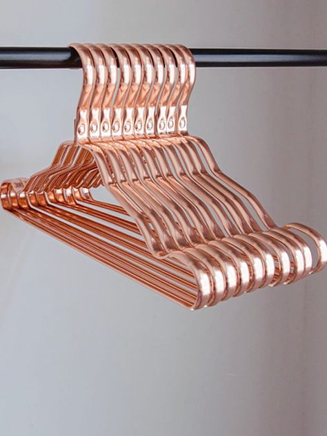 Rose Gold Hangers, Hangers, Rose Gold Clothes, Gold Hangers, Rose Gold Kitchen, Pastel Room Decor, Hanger Storage, Deco Rose, Pastel Room