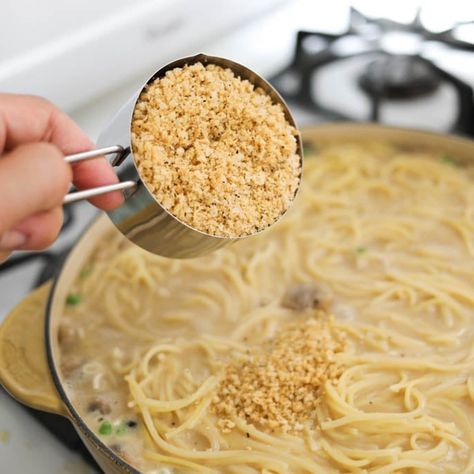 Turkey Tetrazzini Recipe Pioneer Woman, Turkey Brine Pioneer Woman, Pioneer Woman Turkey, Pioneer Woman Thanksgiving, Food Network Recipes Pioneer Woman, Turkey Gravy Recipe, Turkey Tetrazzini, Chicken Tetrazzini, Turkey Pot Pie