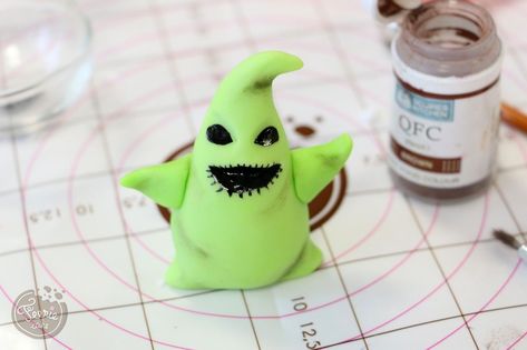 Zero Clay Sculpture, Oogie Boogie Polymer Clay, Polymer Clay Oogie Boogie, Polymer Clay Nightmare Before Christmas, Oogie Boogie Clay, Nightmare Before Christmas Clay Ideas, Air Dry Clay Halloween, Fimo Halloween, Hay Bale Art