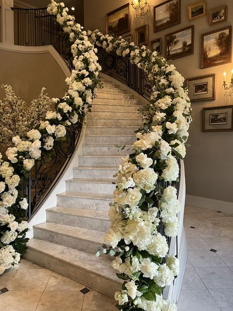 Prom Themes Starry Night, Wedding Staircase Decoration, Wedding Stairs, Wedding Staircase, Pond Wedding, Wedding Entrance Decor, Elegant Modern Wedding, Balcony Flowers, Staircase Decor