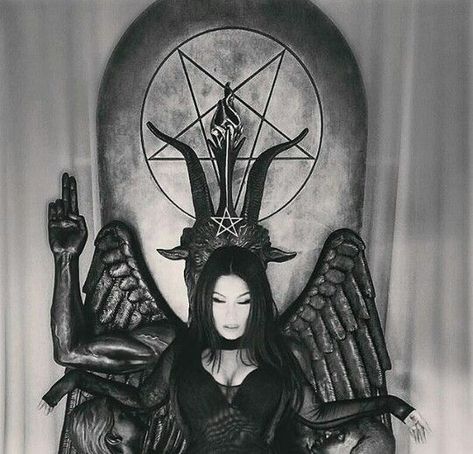 Tree Of Good And Evil, Satanic Girl, Half Human Half Animal, Satanic Nun, Spiritual Satanism, The Satanic Temple, Occult Ritual, Sigil Of Baphomet, Satanic Temple