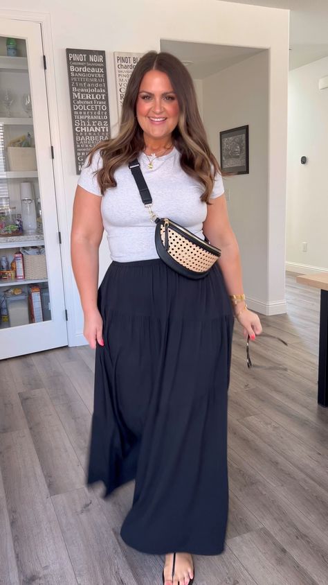 Summer Corporate, Outfits For Curvy Women, Curvy Work Outfit, Maxi Dress Outfit Summer, Corporate Girlie, Modest Dressing, Women Leggings Outfits, Teacher Fits, Boho Womens Clothing