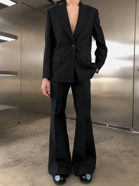 Flared Suit, Flare Jeans Outfit, Prom Suits For Men, Prom Inspiration, Suit Outfit, Suits Prom, Classy Suits, Classy Outfits Men, Aesthetic Outfits Men