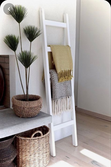 Lovesac Sactionals, Blanket Ladder Decor, Bathroom Ladder, Quilt Ladder, Wood Quilt, Modern Home Decor Living Room, Diy Blanket, Diy Blanket Ladder, Blanket Ladder