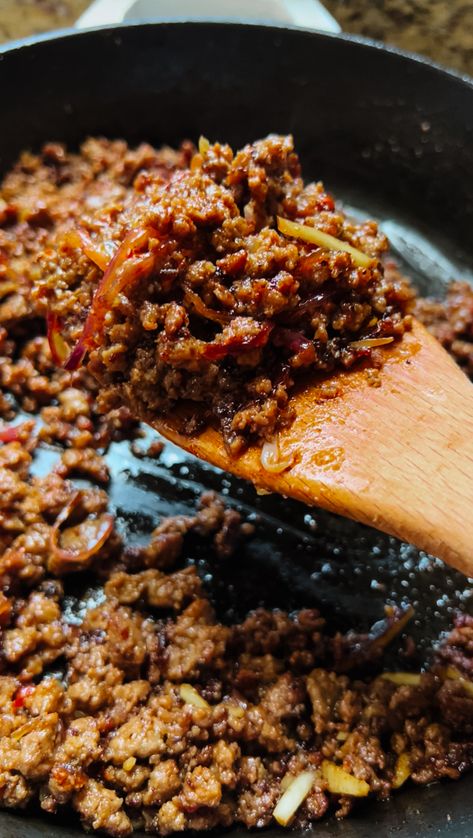 Try this delicious Crispy Ground Beef Rice Bowl Recipe for a satisfying meal! This dish combines the richness of ground beef recipes with the simplicity of a beef bowl recipe. Perfect for those seeking healthy recipes, it offers a nutritious and flavorful option for dinner. Inspired by korean beef recipes, this dish features crispy ground beef served over rice, making it a hearty beef dinner choice. Ground Beef Over Rice, Korean Ground Beef And Rice Bowls, Ground Beef Recipes Asian, Ground Beef Bowl Recipes, Ground Beef And Rice Bowl, Ground Beef Recipes With Rice, Wagyu Ground Beef Recipes, Ground Beef Filipino Recipe, Rice And Ground Beef Recipes