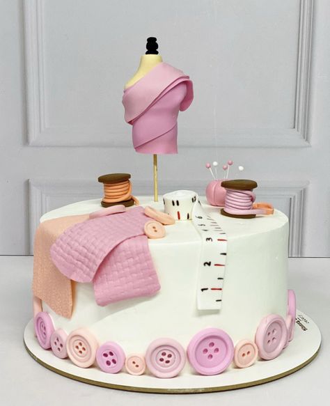 Sewing Machine Birthday Cake, Sewing Birthday Cake, Sewing Cake Ideas, Tailor Cake Ideas, Fashionista Cake, Sewing Machine Cake, Sewing Cake, Birthday Cake Roses, Doctor Cake