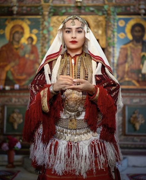 Traditional Macedonian Clothing, Macedonia National Costume, Macedonian Folk Costume, Macedonian Traditional Clothing, Macedonian Clothing, Macedonian Folklore, Macedonia Culture, Macedonia People, Macedonian Culture