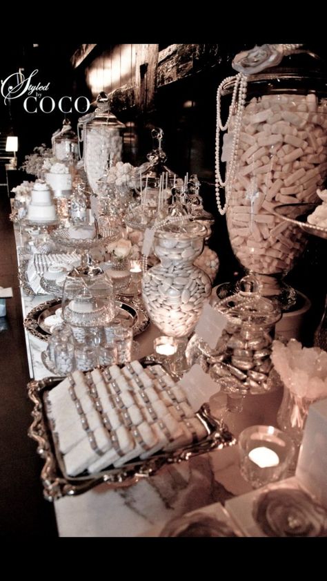 White wedding White Wedding Candy Bar, Wedding Table Snacks, Silver Candy Buffet, Candy Jar Decor, Coco Chanel Party, Modern Glam Wedding, Wedding Candy Bar, Boda Ideas, Candy Bar Wedding