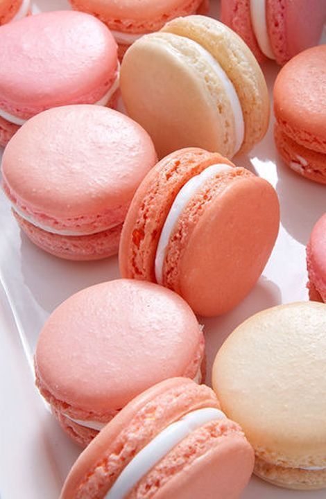 French Macarons Recipe, Vanilla Macarons, Macaron Filling, How To Make Macarons, Macaron Cookies, Peach Aesthetic, Icing Colors, Macaron Recipe, Baking Essentials