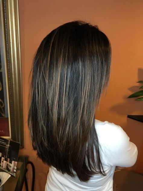 Small Highlights In Black Hair, Small Highlights In Brown Hair, Baby Highlights Dark Hair, Little Highlights, Fine Highlights, Winter Brunette, Ash Brown Hair Balayage, Small Highlights, Hair Color For Brown Skin