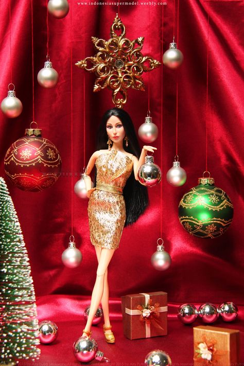 Things describe Christmas Photoshoot: Ornaments | Cher Barbie Doll Barbie Christmas Photoshoot, Barbie Doll Photoshoot, Doll Photoshoot, Barbie Photoshoot, Barbie Christmas, Cher Photos, Stage Ideas, Christmas Barbie, Holiday Barbie