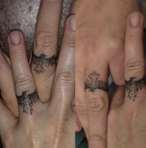 Crow Wedding, Wedding Ring Tattoo Ideas, Tatoo Ring, Ring Tattoo Ideas, Tattoo Couples, Ring Tattoo Designs, Wedding Band Tattoo, Hawk Tattoo, Ring Tattoo