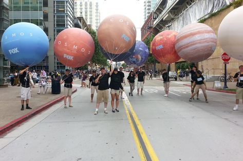 Big Balloon Advertising — MASSIVEMEDIA Balloon Advertising, Product Sampling, Bicycle Advertising, Weather Balloon, Billboard Advertising, Activity Gym, Giant Balloons, Big Balloons, Music Festivals