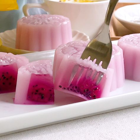 Agar-agar, Jelly, Dessert & Drinks – Ruyi Asian Recipes Dragon Fruit Jelly, Mid Autumn Festival Mooncake, Buns Recipe Easy, Jelly Drink, Chicken Recipes Dry, Agar Agar Jelly, Blueberry Jelly, Edible Seaweed, Agar Jelly