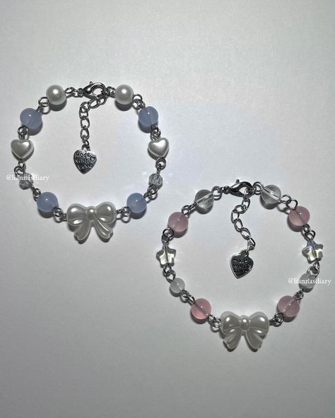 bow bracelets ♡ ────୨ৎ──── — ♡ ✧ blue - $12 ✧ pink - $12 —— ۫꣑ৎ * price does not include shipping dm, text, or comment to purchase! ✉️ . . . #beadedjewelry #necklaces #beadednecklace #handmadejewelry #beadedbracelets #bracelets #aesthetic #accessories #bowbracelets #handmadejewelry #handmadebracelets #coquettebracelets #bows #jewelrybusiness #braceletsforsale #smallbusiness #handmadebracelet #liannasdiary Beaded Aesthetic, Bracelets Aesthetic, Manik Manik, Aesthetic Accessories, Kpop Diy, Bead Projects, Bow Bracelet, Aesthetic Jewelry, Diy Bracelet Designs