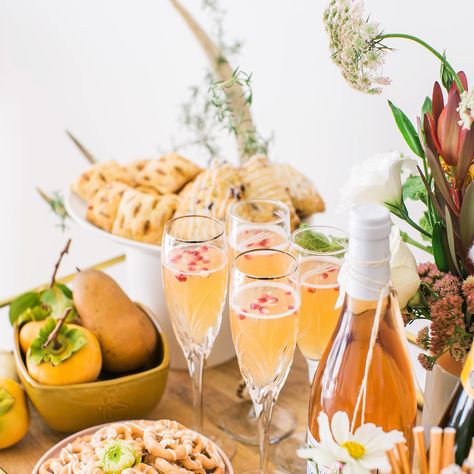 Drinks perfect for everyone. https://www.marthastewart.com/1522987/friendsgiving-open-house. Thanksgiving | Friendsgiving | Thanksgiving Ideas | Thanksgiving Decorations | Thanksgiving Dinner Table | Thanksgiving Party Decorations | Thanksgiving Decorations Table | Friendsgiving Ideas | Friendsgiving Party Ideas | Friendsgiving Party Decor | Friendsgiving Party | Thanksgiving Menu | Friendsgiving Menu | Thanksgiving Table Setting | Napkin Ring | Place Card Holder Lemonade Cocktails, Carb Free Diet, Rosemary Lemonade, Friendsgiving Menu, Thanksgiving Planning, Lemonade Diet, Open House Parties, Calligraphy Place Cards, Canadian Thanksgiving