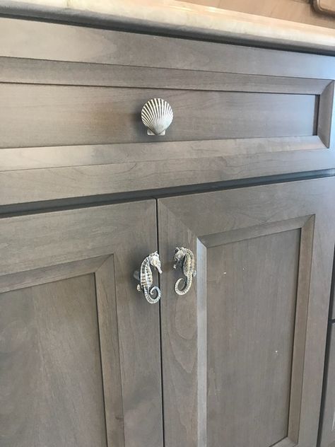 Coastal Hardware Drawer Pulls, Coastal Cabinet Pulls, Coastal Cabinet Hardware, Choosing Cabinet Hardware, Coastal Hardware, Rustic Bathroom Cabinet, Cabinet Hardware Modern, Bathroom Cabinet Hardware, Cabinet Hardware Bathroom