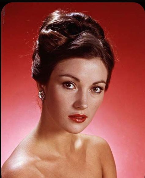 @vintagepasts_ on Instagram: “#janeseymour #actress #chic #style #vogue #retro #70s #80s #vintage #vintagepasts” Jane Seymore, Lady Jane Seymour, Dr Quinn, British Celebrities, Theatrical Romantic, Somewhere In Time, Bond Girl, Bond Girls, Jane Seymour