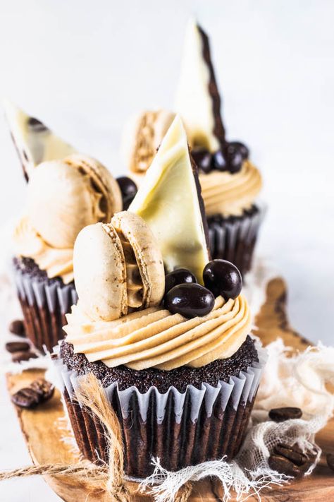 Mocha Cupcakes, Coffee Mocha, Coffee Cupcakes, Baking Journal, Fancy Cupcakes, Gourmet Cupcakes, Vanilla Buttercream Frosting, Cake Pricing, Bark Recipe