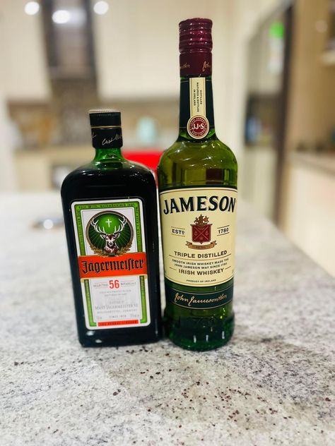 Acholol Fake Snap, Jameson Aesthetic, Acholol Aesthetic, Food Snaps Night, Jameson Whiskey Drinks, Alcohol Snapchat Party, African Recipes Nigerian Food, Jameson Whiskey, Pretty Alcoholic Drinks