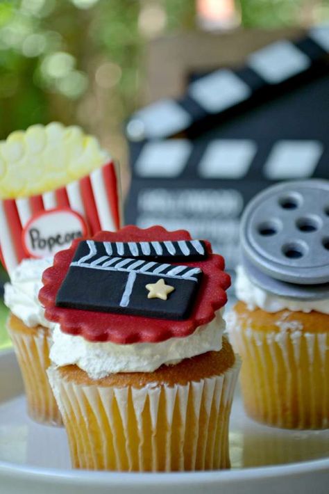 Family movie night birthday party cupcakes! See more party planning ideas at CatchMyParty.com! Hollywood Cupcakes Ideas, Movie Cupcakes Ideas, Movie Night Cupcakes, Movie Night Family, Movie Theatre Birthday Party, Movie Night Party Ideas, Cutest Cupcakes, Movie Cupcakes, Birthday Party Cupcakes