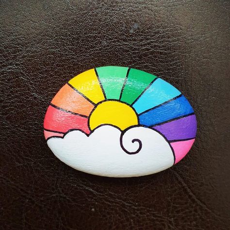 Lgbtq Rock Painting, Rock Painting Flowers, Garden Rock Art, Drawing Things, Diy Rock Art, Stone Art Painting, Rainbow Paint, Seashell Painting, Painted Rainbow