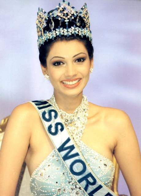 Miss World 1999 - Yukta Mookhey - INDIA 4th December 1999 Olympia Hall, London, England Miss World 1999 - Yukta Mookhey Yukta Mookhey, Miss Universe 1994, Miss Universe Crown, Sushmita Sen, Miss India, Beauty Event, Vintage Bollywood, Miss Universe, Miss World