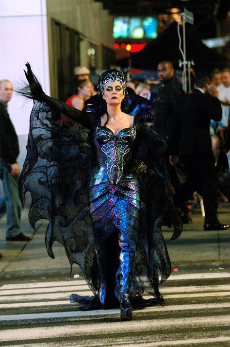 Enchanted - Queen Narissa Queen Narissa, Enchanted Movie, Disney Enchanted, Susan Sarandon, Queen Costume, Movie Costumes, Fantasy Fashion, Disney Villains, Playing Dress Up