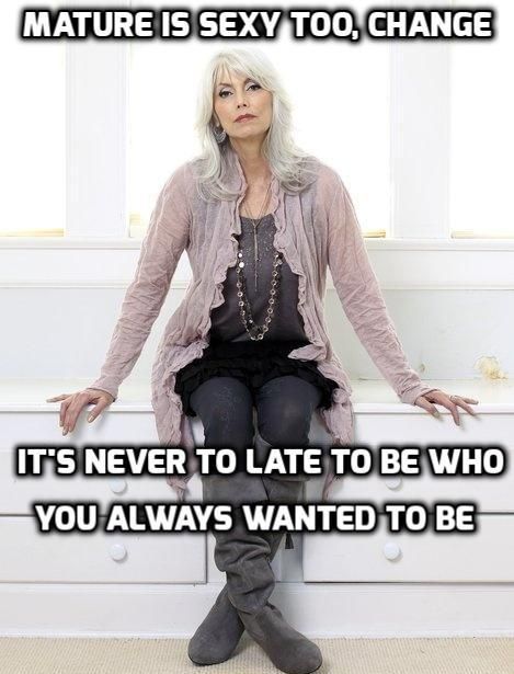 just do it Mode Ab 50, Emmylou Harris, Beautiful Gray Hair, Advanced Style, Ageless Style, Going Gray, Ageless Beauty, Grey Outfit, Role Model