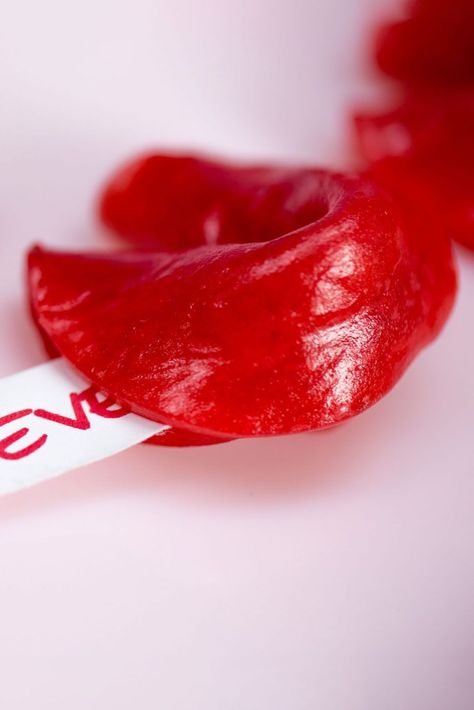 Looking for a no-bake Valentine's Day "cookie"? Fold Fruit Roll-Ups into a crescent moon shape and slip a flirty fortune inside. #valentinesday #valentinesdaycookies #valentinesdaytreats #dessert #valentinesdayfood #southernliving Valentine's Crafts For Kids, Fortune Cookies Recipe, Valentines Day Poems, Homemade Valentines Day Cards, Punny Valentines, Felt Tip Markers, Fruit Roll, Fruit Roll Ups, Fortune Cookies