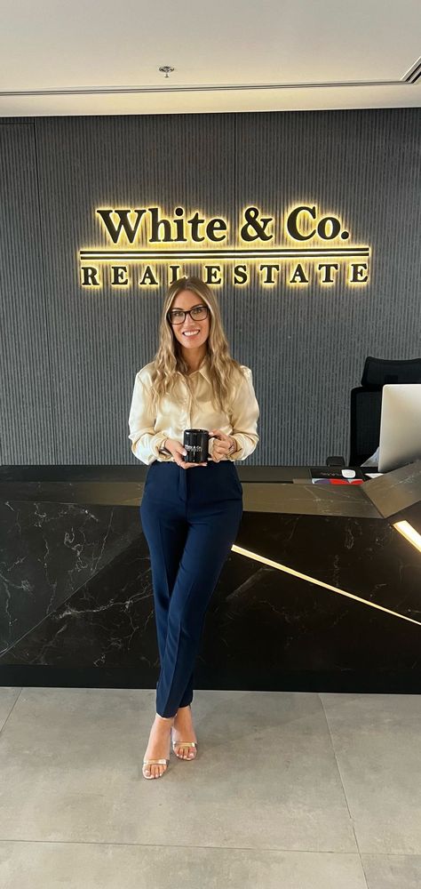 Jodi Thompson on LinkedIn: As everyone else prepares to wind down for the weekend, Real Estate agents… | 30 comments Weekend Real Estate, Digital Marketing Manager, Women Models, Dubai Real Estate, Property Investor, Difficult Conversations, Online Reviews, Online Advertising, Marketing Manager