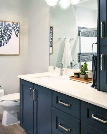 Blue Bathroom Ideas, Navy Blue Bathrooms, Navy Bathroom, Top Bathroom Design, Navy Blue Decor, Very Small Bathroom, Tub Bathroom, Bathroom Decor Ideas Themes, Interior Desig