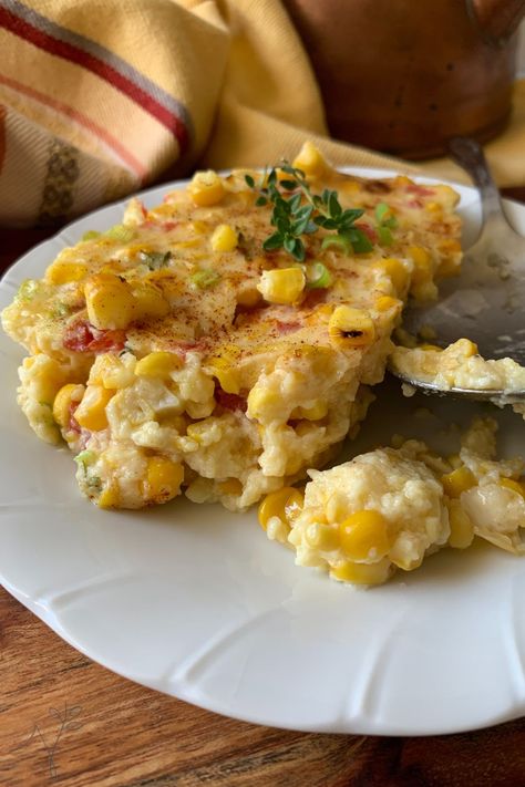 A delicious and hot baked corn pudding in a white baking dish. Corn Spoon Pudding, Savory Corn Pudding, Corn Pone Recipe, Best Corn Pudding Recipe, Southern Corn Pudding, Good Chicken Recipes, Southern Corn, Corn Pudding Casserole, Corn Pudding Recipe