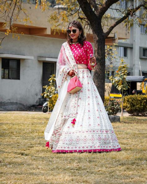 Pink And White Lehenga, Pink Lengha, Dark Pink Blouse, Dress Designs For Stitching, Pink Blouse Designs, Pink Kurti, White Lehenga, Half Saree Lehenga, Saree Lehenga