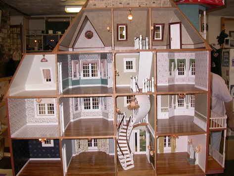 Dollhouse Design, Doll House Plans, Mini Doll House, Dollhouse Projects, Dollhouse Ideas, Victorian Dollhouse, Barbie Doll House, Dolls House Interiors, Barbie Stuff