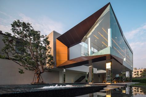 Gallery of Baan Klang Mueang Clubhouse / ForX Design Studio - 13 Clubhouse Design, Mall Facade, Modern Minimalist House, Modern Villa Design, Architecture Model House, Design Exterior, Minimalist Interior Design, Building Facade, House Elevation