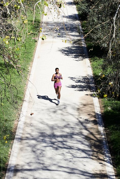 Fitness Vision Board, Female Runner, Life Goals Future, Vision Board Images, Black Afro, Black Runners, Listening Music, Runners High, Post Grad