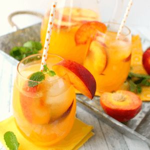 Sparkling Peach Lemonade Recipe - Lil' Luna 2024 Diet, Peach Drinks, Peach Baby Shower, Peach Sangria, Peach Lemonade, Beverage Recipes, Alcoholic Drink, Shot Recipes, Milk Shakes