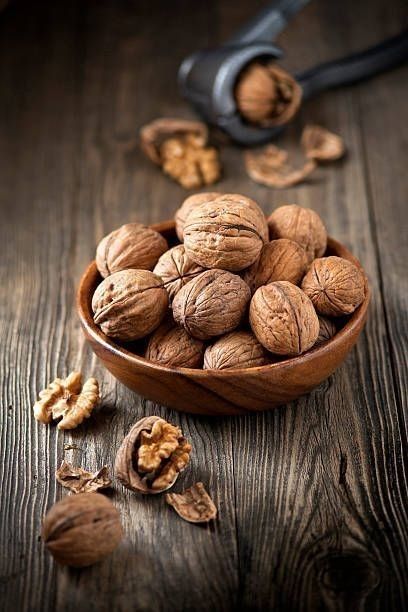 Health Benefits Of Walnuts, Healthy Nuts, Food Photoshoot, Food Photography Inspiration, Fruit Photography, Food Photography Styling, Dried Fruit, Food Photo, Food Inspiration