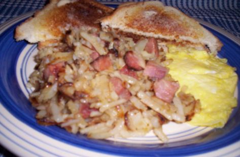 Almost Waffle House Hash Browns Recipe - Food.com Broccoli And Cheese Potato, Resteraunt Recipes, Waffle House Menu, Gluten Free Ham, Restaurant Copycat Recipes, Restaurant Copycat, Breakfast Specials, Hashbrown Recipes, Waffle Recipe