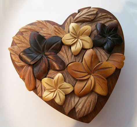 Hand Carved Wooden Puzzle Box Heart Kitchen Dressers, Wooden Puzzle Box, Jar Of Hearts, Chip Carving, Wood Carving Designs, Art Carved, Carving Designs, Puzzle Box, Wood Toys