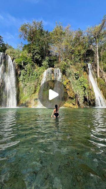 QueretanaxQro 🇲🇽🌎 on Instagram: "@cascadas_de_tamasopo en la bella Huasteca Potosina 🇲🇽
Una de las maravillas naturales que no te puedes perder🤩
.
.
#queretanaxqro #queretana #huastecapotosina❤️ #huasteca #cascadasdetamasopo #tamasopo #tamasoposlp #slp #slpmx #sanluispotosi #travelblogger #travelphotography #travelling #travelexperience #aventure #aventura" On Instagram, Instagram