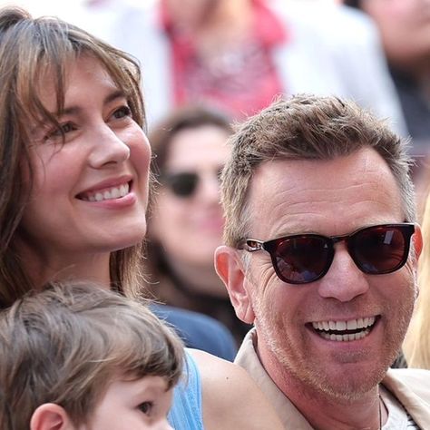 𝗯𝗲𝘀𝘁 𝗼𝗳 𝗲𝘄𝗮𝗻 𝗺𝗰𝗴𝗿𝗲𝗴𝗼𝗿 on Instagram: "September 12, 2024 - Ewan McGregor, Mary Elizabeth Winstead and their children at the Ewan McGregor Hollywood Walk of Fame ceremony.  𝗵𝗮𝘀𝗵𝘁𝗮𝗴𝘀 #ewanmcgregor #ewanmcgregoredit #maryelizabethwinstead #haydenchristensen #longwayup #longwaydown #longwayround #starwars #starwarsprequels #starwarscelebration #obiwankenobi #obiwankenobiseries #georgelucas #georgeslucasfilms #trainspotting #moulinrouge   𝙁𝙤𝙡𝙡𝙤𝙬 𝙪𝙨 𝙛𝙤𝙧 𝙢𝙤𝙧𝙚." Star Wars Celebration, Mary Elizabeth Winstead, Trainspotting, Hayden Christensen, Ewan Mcgregor, George Lucas, Mary Elizabeth, Obi Wan Kenobi, Hollywood Walk Of Fame