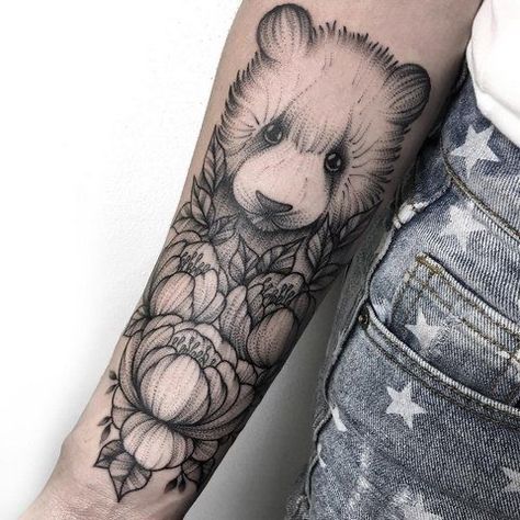 Baby Bear Tattoo, Black Bear Tattoo, Drawing Dogs, Bear Tattoo Designs, Petit Tattoo, Panda Tattoo, Bear Tattoos, Tattoo For Son, Forearm Tattoo Women