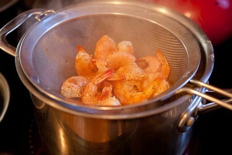 How to steam shrimp perfectly every time. It's not that hard and you don't even have to shell them before you steam them! Once you try this steamed shrimp method, you can make easy shrimp cocktail on a whim! 🍤macheesmo.com #shrimp #steamedshrimp #shrimpcocktail #seafood #easyappetizers #shrimprecipes How To Steam Shrimp, Mermaid Diet, Steam Shrimp, Easy Shrimp Cocktail, Seafood Ideas, Seafood Delight, Cooked Shrimp, Steamed Shrimp, Recipes Seafood