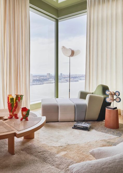 Campbell Brown’s Soaring Manhattan Penthouse Is a Beautiful Interpretation of the Open Floor Plan | Architectural Digest Burled Wood Table, Manhattan Penthouse, Sculptural Furniture, Curated Decor, Custom Sectional, Living Room Bar, Upper West Side, Breakfast Table, Perfect Foundation