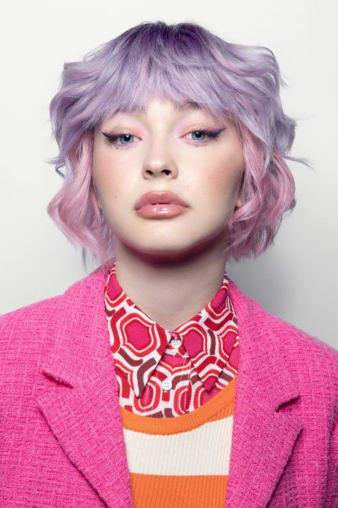 Pink and purple, wavy choppy bob hairstyle with fringe Fringed Bob, Photos Of Hairstyles, Fringe Bob, Bobbed Hairstyles With Fringe, Bob Hairstyles Short, Lighter Hair, Diy Hair Color, Choppy Bob, Choppy Bob Hairstyles